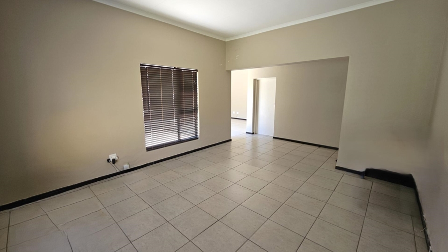 To Let 3 Bedroom Property for Rent in Melodie North West